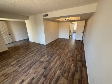 Main picture of 302 E Helena Dr