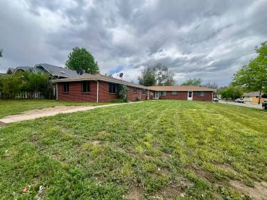 Main picture of 3693 N Race St