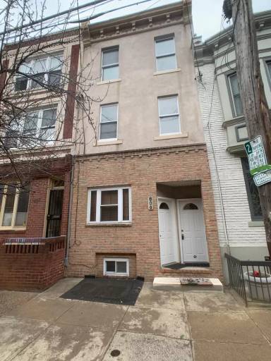 Main picture of 809 S 10th St