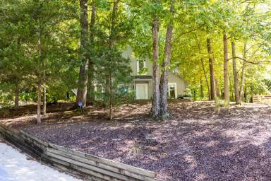 Main picture of 14 Sandstone Ridge Dr