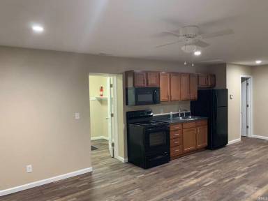 Main picture of 1415 S Meeker Ave