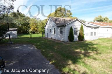 Main picture of 1967 S Oxford Ave