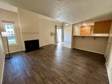 Main picture of 7504 Parkway Dr