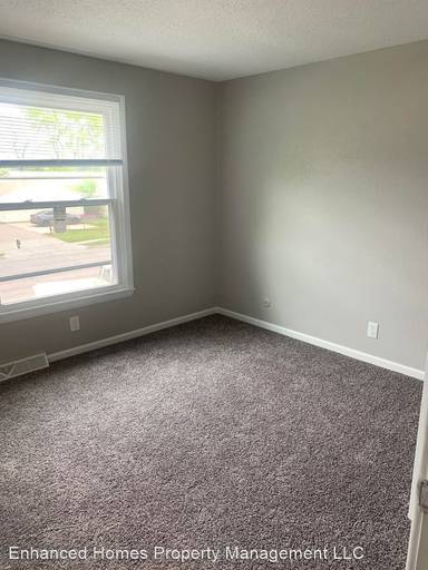 Main picture of 213 E 35th St