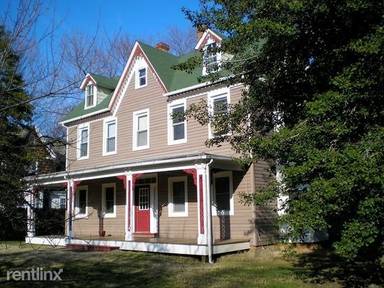 Main picture of 121 Washington Ave