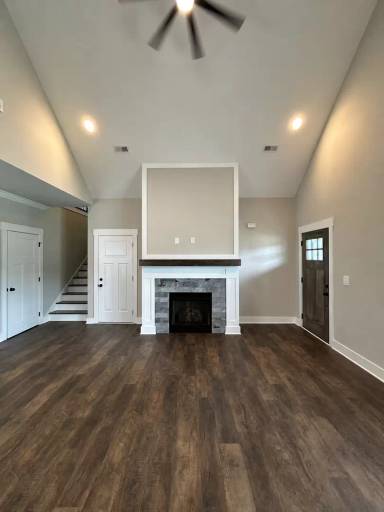 Main picture of 555 Willow Grove Ct