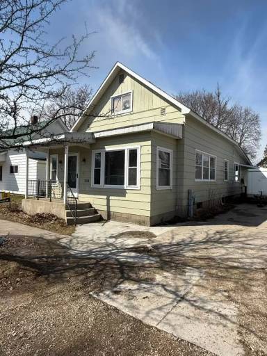 Main picture of 812 Jacobson St