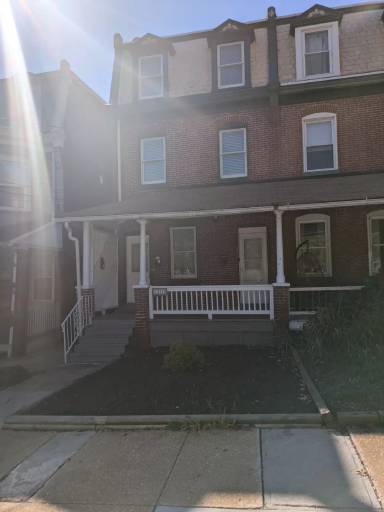 Main picture of 1310 W 7th St