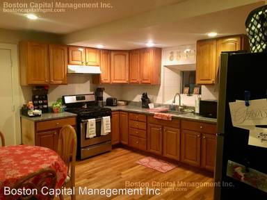 Main picture of 42 Sewall St