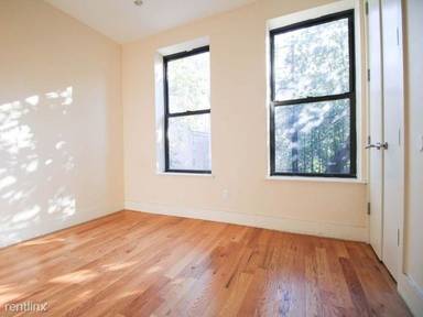 Main picture of 84 Knickerbocker Ave