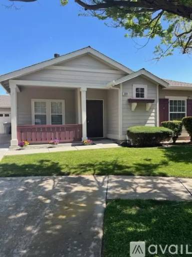 Main picture of 309 Queencrest Ct