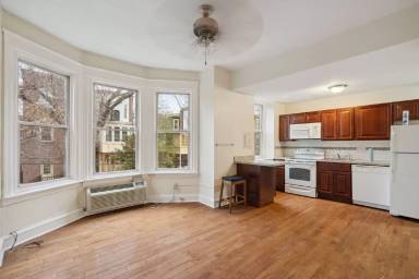 Main picture of 4607 Cedar Ave