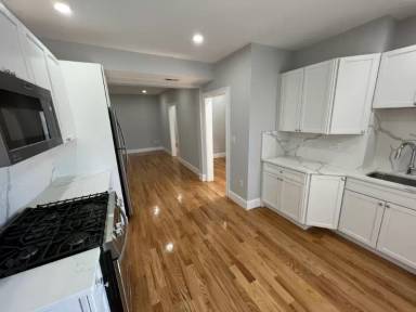 Main picture of 372 Oxford St