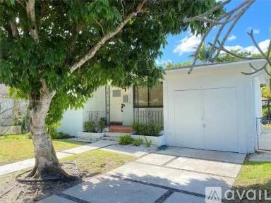 Main picture of 3710 SW 58th Ct