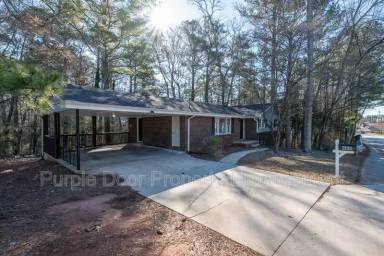 Main picture of 465 N Hairston Rd