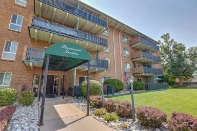 Main picture of 2684 Paramount Pkwy