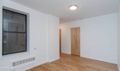 Main picture of 450 E 81st St