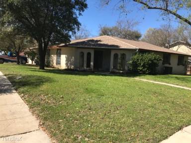 Main picture of 6302 Rue Sophie St