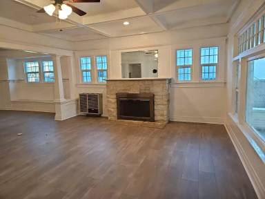 Main picture of 201 W 46th St