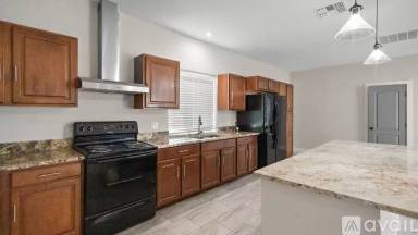 Main picture of 7631 N 59th Ln