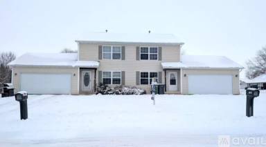 Main picture of 726 S Main St
