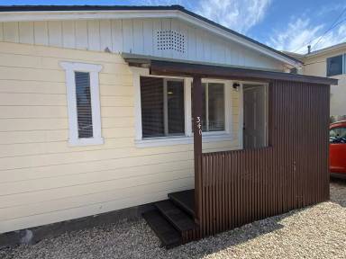 Main picture of 340 Nassau St