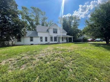 Main picture of 849 S Washington St