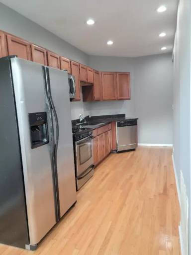 Main picture of 3740 N Ashland Ave