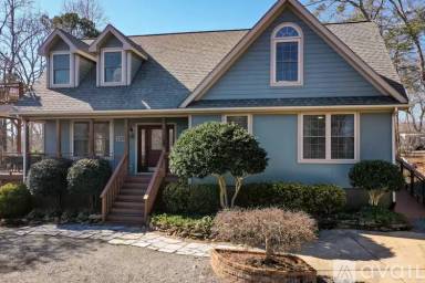 Main picture of 158 Pearson Cir