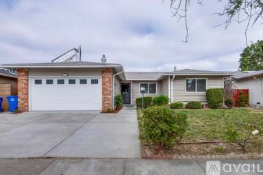 Main picture of 4625 Mowry Ave