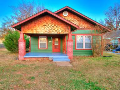 Main picture of 1313 N Beard Ave