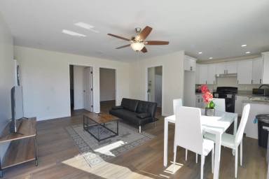 Main picture of 1216 11th St