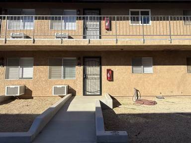 Main picture of 524 E Avenue Q12