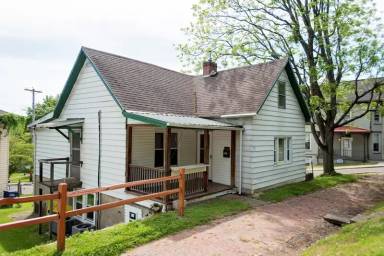 Main picture of 171 W Washington St