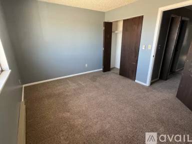 Main picture of 44 Royal Crest Dr