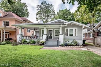 Main picture of 2241 Madison Ave
