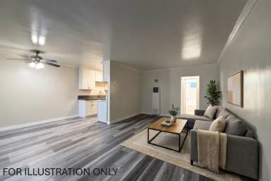 Main picture of 526 E Windsor Rd