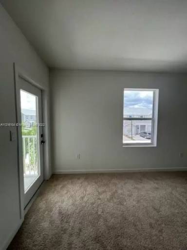 Main picture of 921 SE 18th St