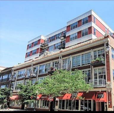 Main picture of 1631 S Michigan Ave