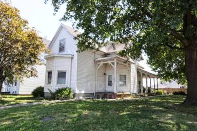 Main picture of 2128 W Illinois St