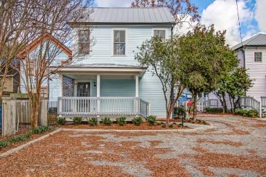 Main picture of 307 W Henry St