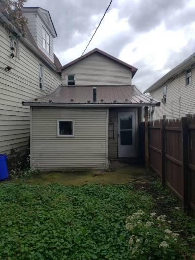 Main picture of 549 N Franklin St