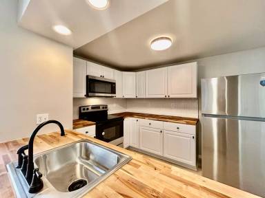 Main picture of 869 Cornwells Ave