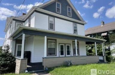 Main picture of 205 Elm Ave