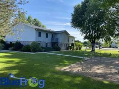 Main picture of 120 Memorial Dr