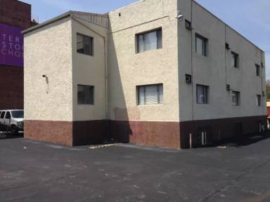 Main picture of 53 S College St