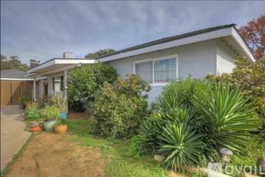 Main picture of 4632 Tajo Dr