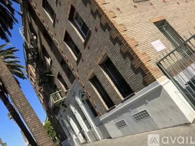 Main picture of 400 S Kenmore Ave