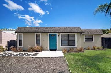 Main picture of 715 W Palm St