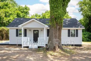 Main picture of 737 Henderson Dr